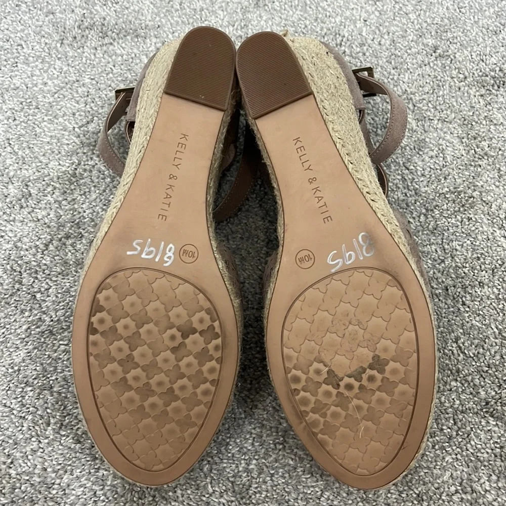Kelly & Katie Size 10 Taupe Brown Adell Espadrille Sandal Wedges Heels